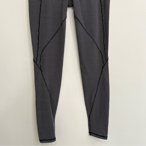 Lululemon tiny geo black white full length leggings zippered pockets luxtreme 6 - Picture 5 of 11
